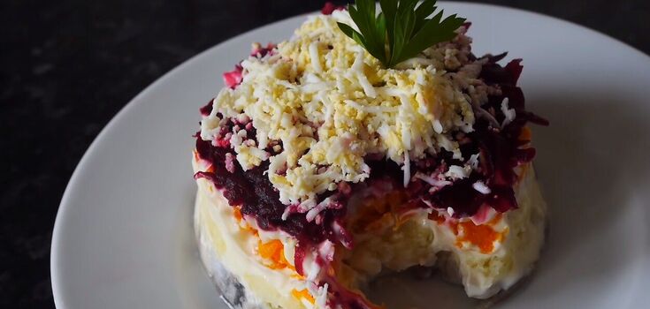 Instead of Shuba: how to prepare a spectacular salad with sprats
