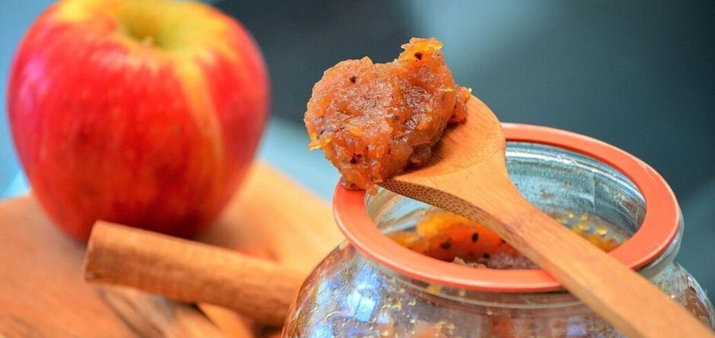 Apple jam with an unexpected ingredient: it turns out to be thick and not sugary