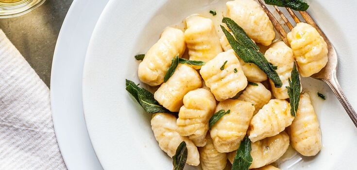 Lazy gnocchi instead of varenyky: what to make a simple dish with