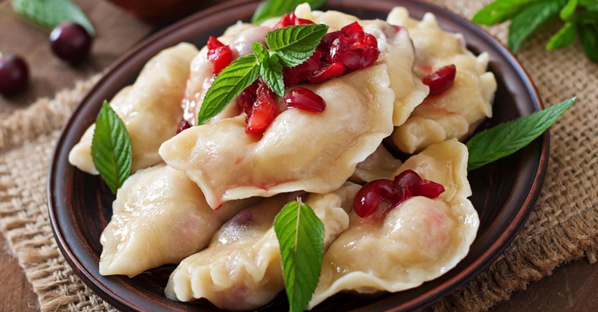 Puffy steamed varenyky with cherries in 10 minutes