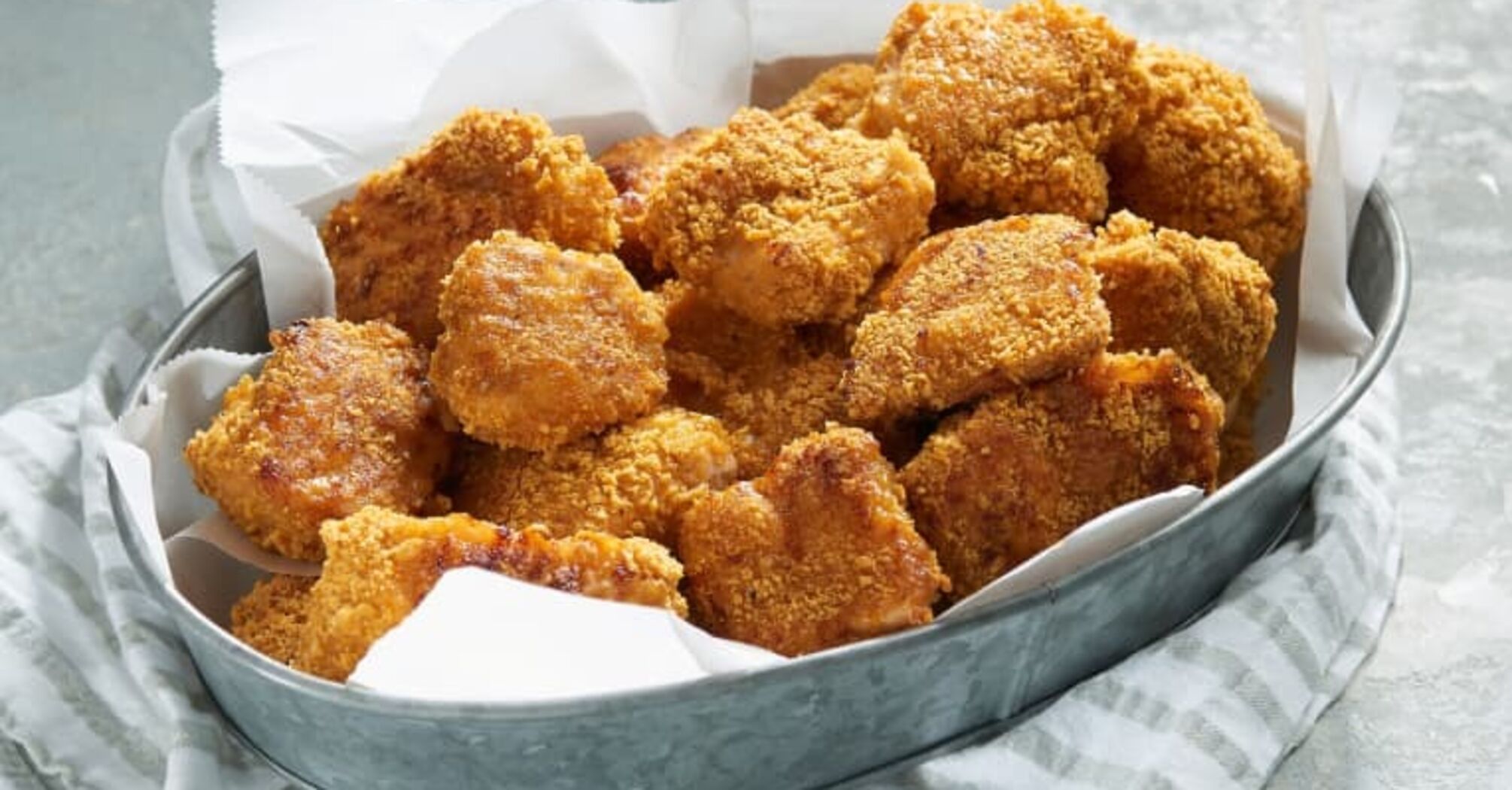 No need to fry: crispy chicken nuggets without oil for a snack