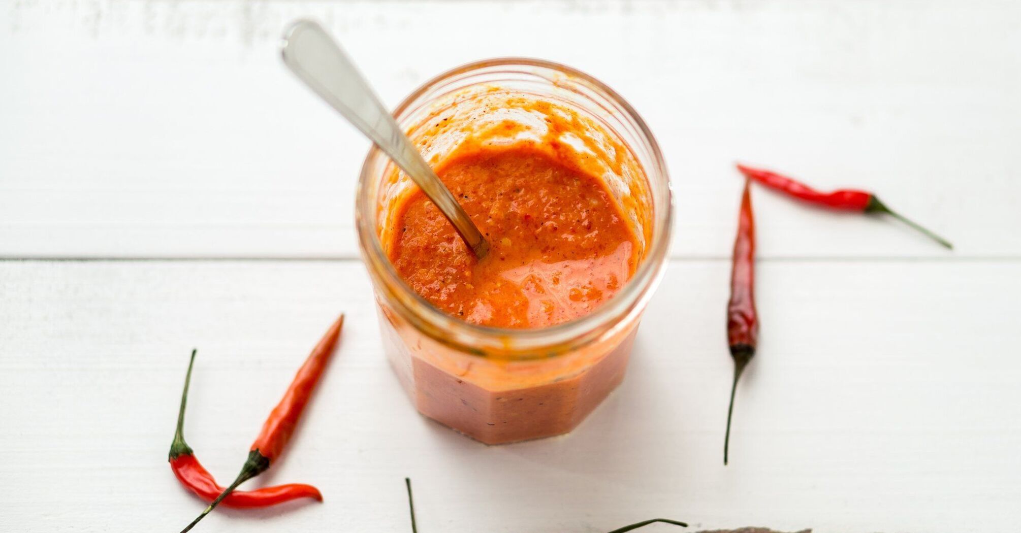 How to pickle delicious chili sauce for the winter: for meat, pilaf and marinades