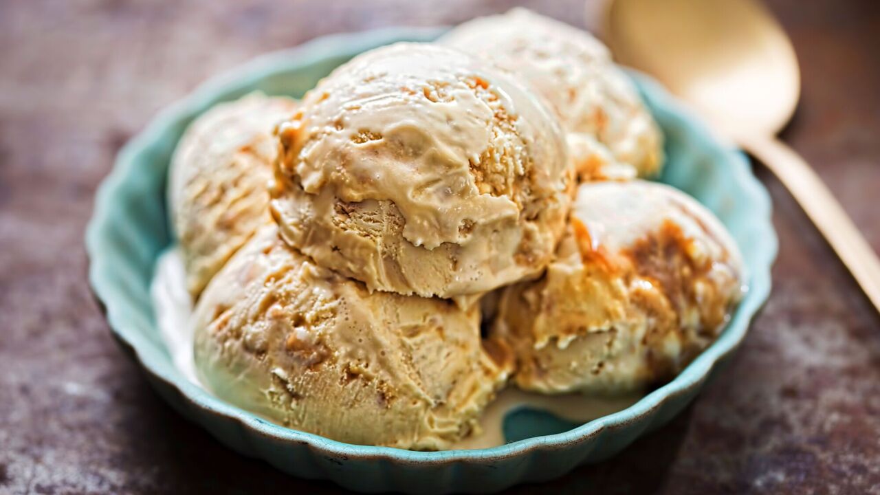 Made from cream and condensed milk: safe homemade ice cream with strawberry jam
