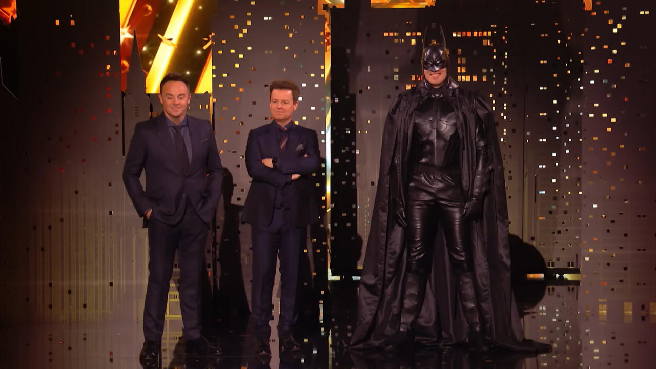 "My heart is with the people of Ukraine". A participant of the UK talent show dressed as Batman puzzled the hosts. Video