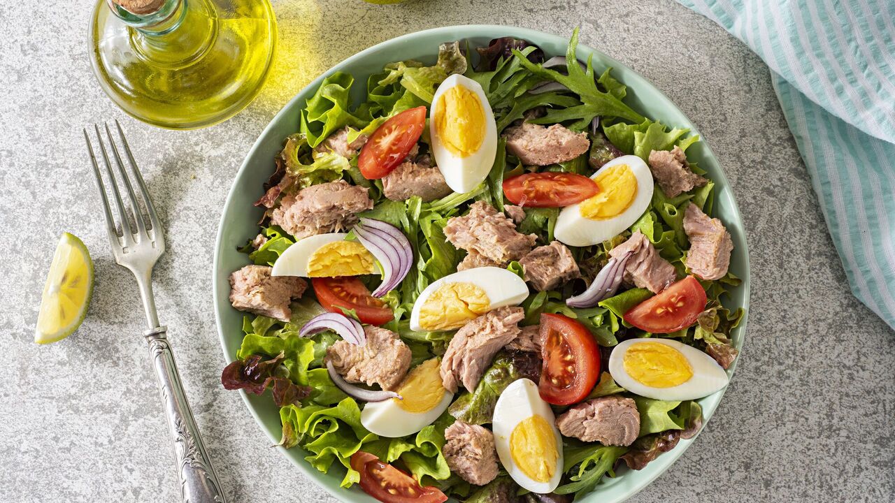 Salad with fish