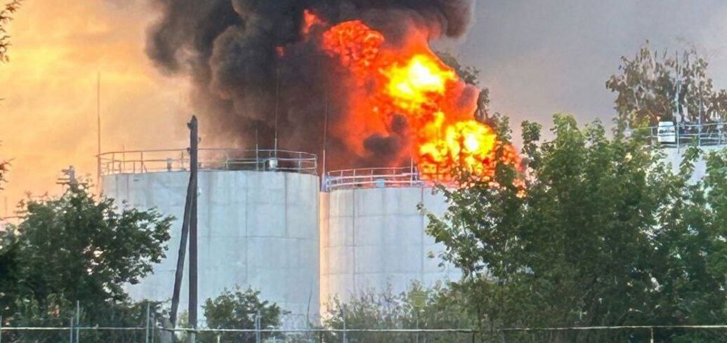 Drones attacked an oil depot in the Tambov region, causing a fire. Photos and video