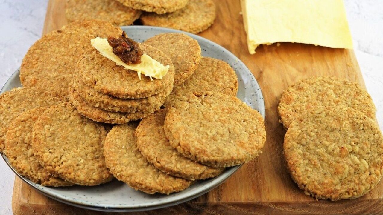 Crispy oatmeal cookies with minimal flour: baking in 15 minutes