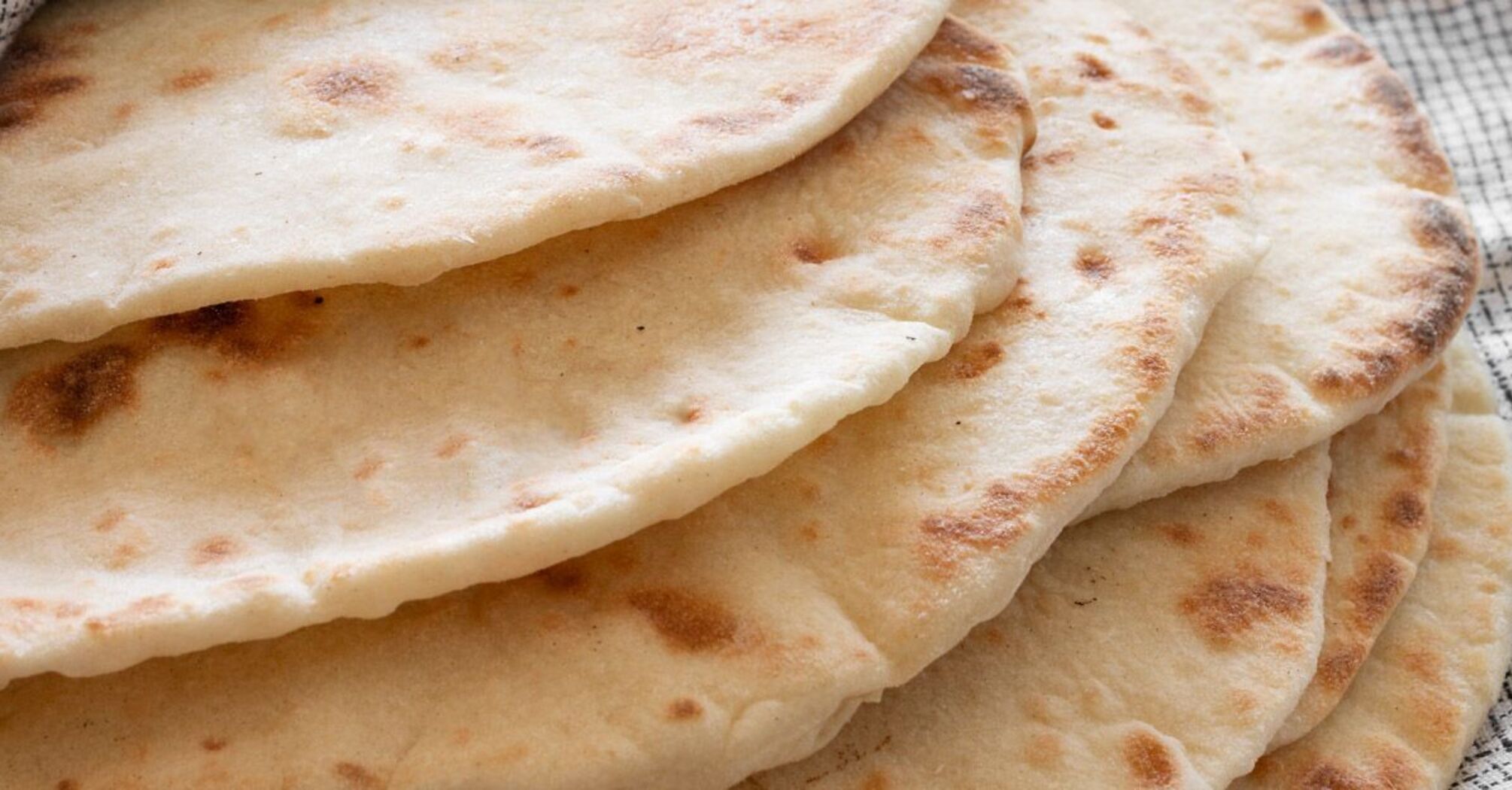 How to make homemade cheese pita bread in the oven: better than store-bought