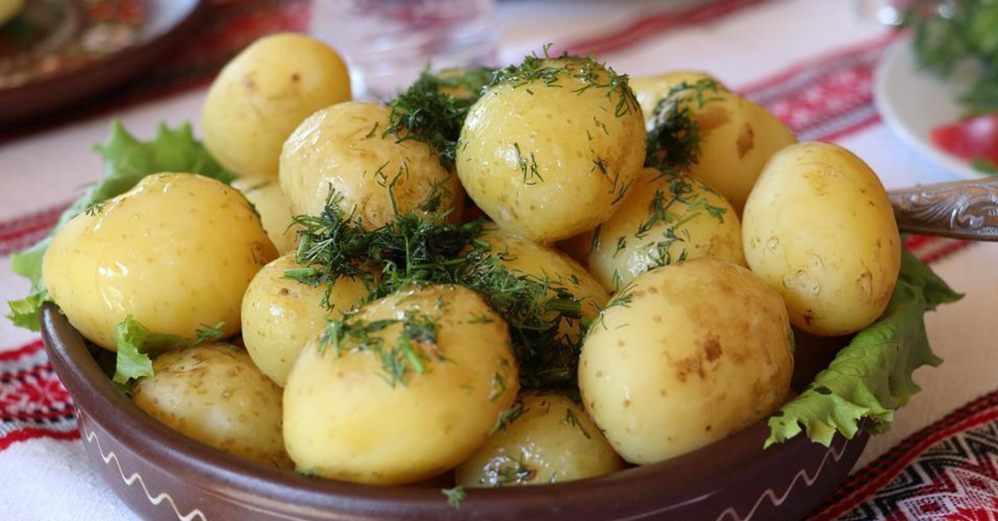 How to serve new potatoes deliciously: an idea for simple and low-fat frying