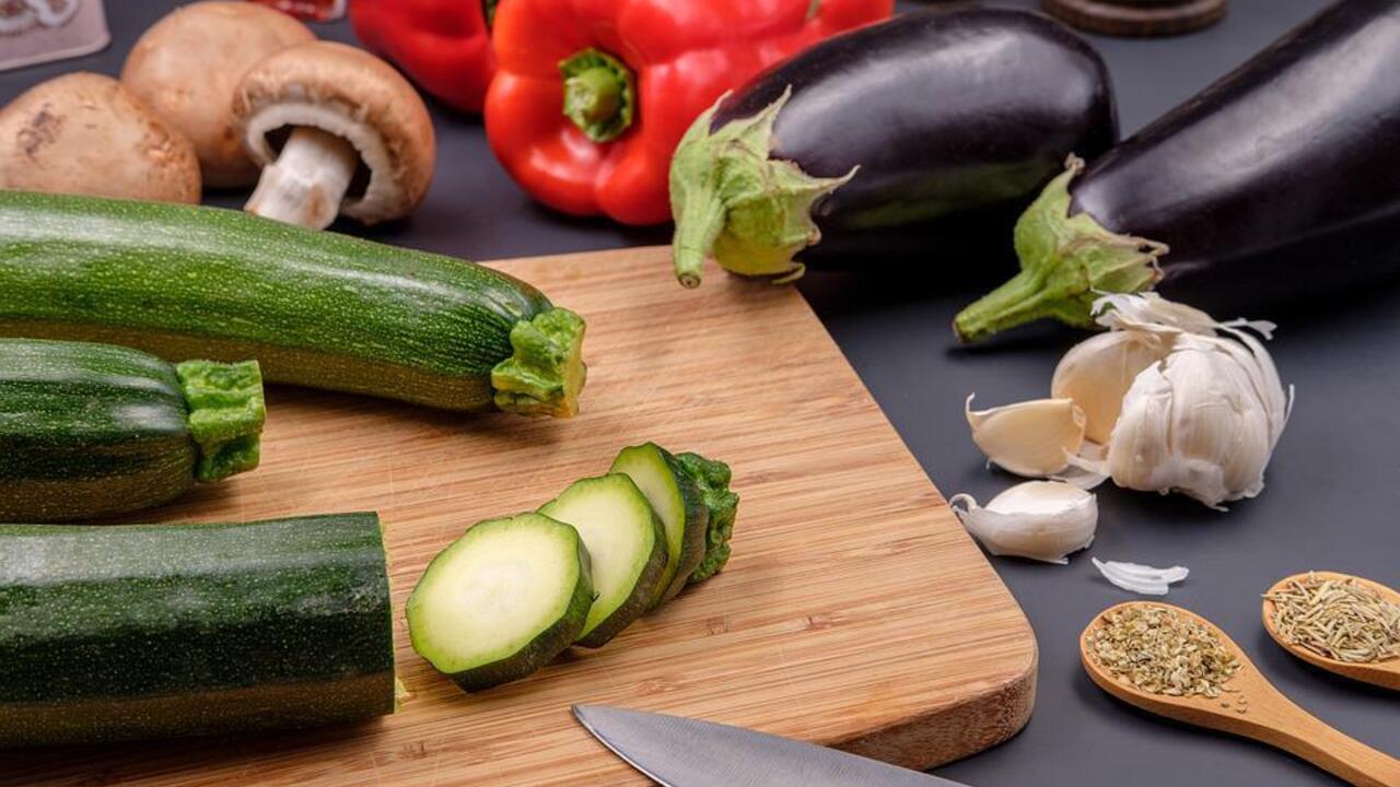 What batter to fry zucchini in to make them tender and golden: an elementary idea