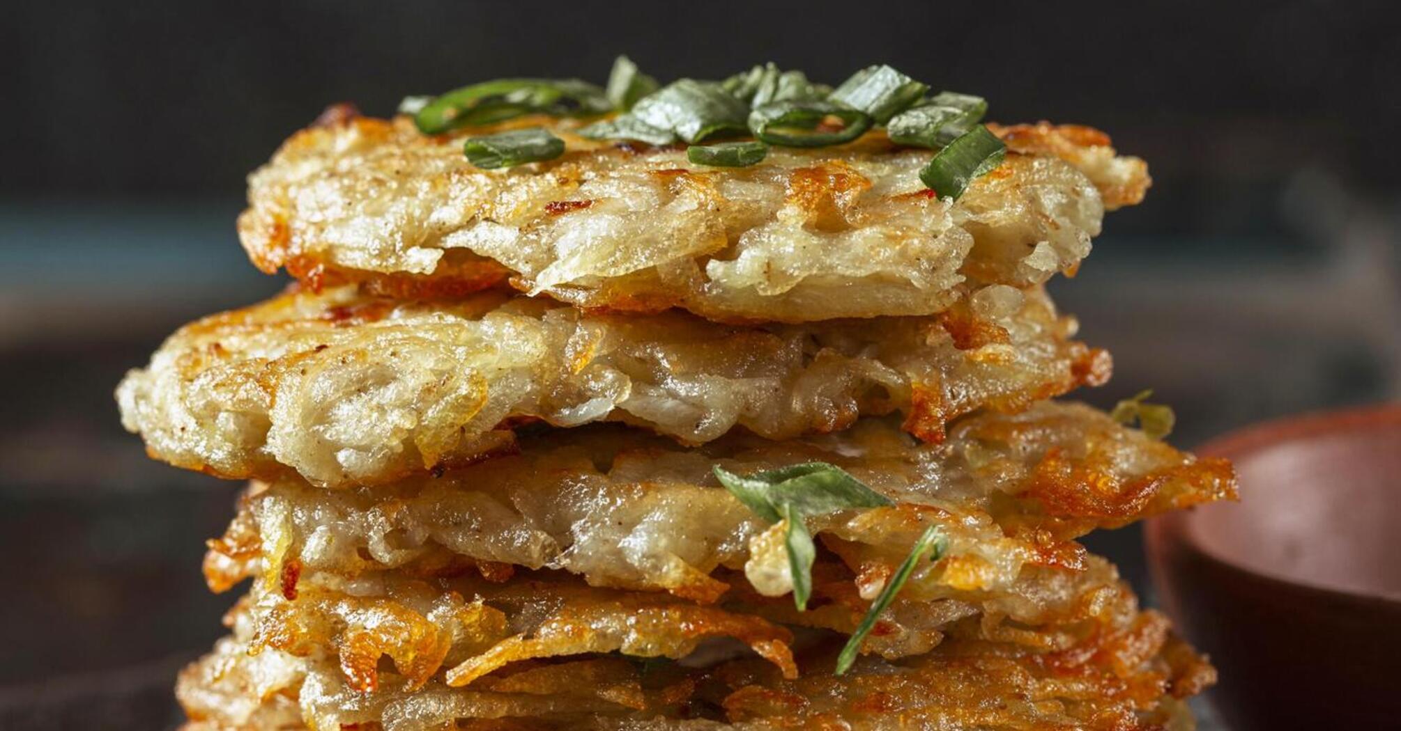 Zucchini and cheese chips: how make them crispy outside and soft inside