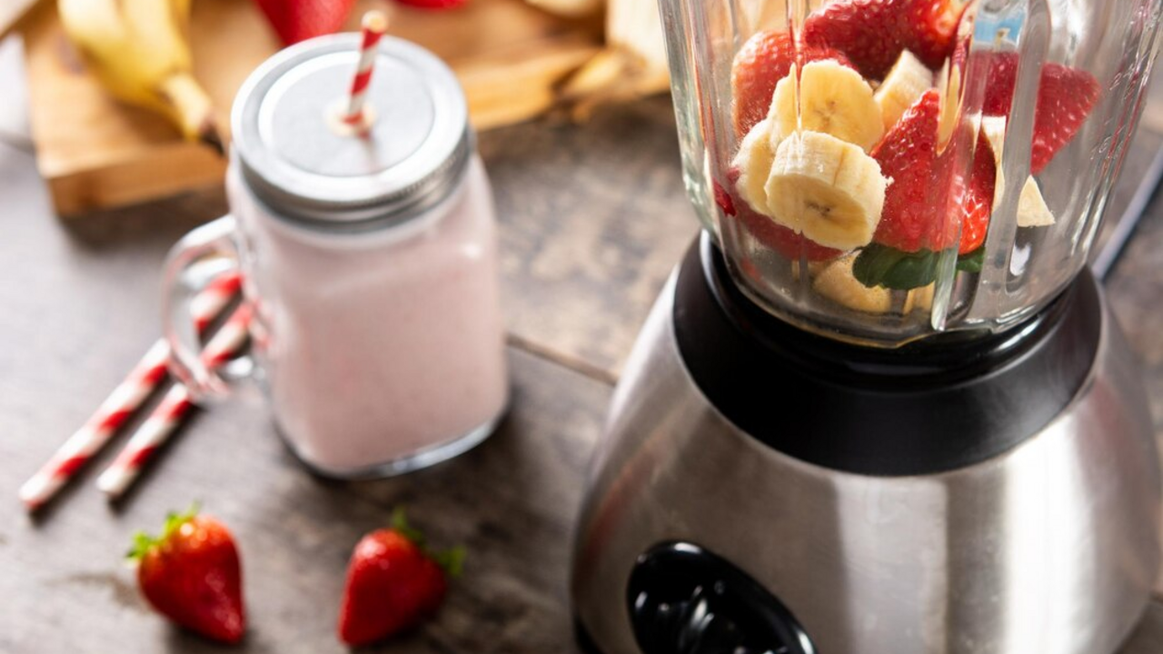 A simple method to clean even the dirtiest blender bowl: no dirt, no odor