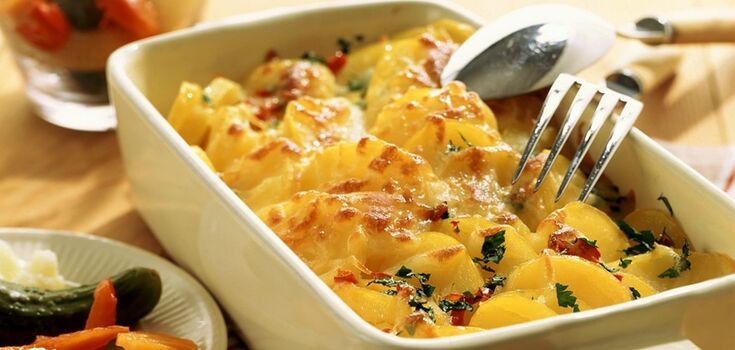 What to cook with mashed potatoes for dinner: a recipe for a delicious and satisfying casserole with fish