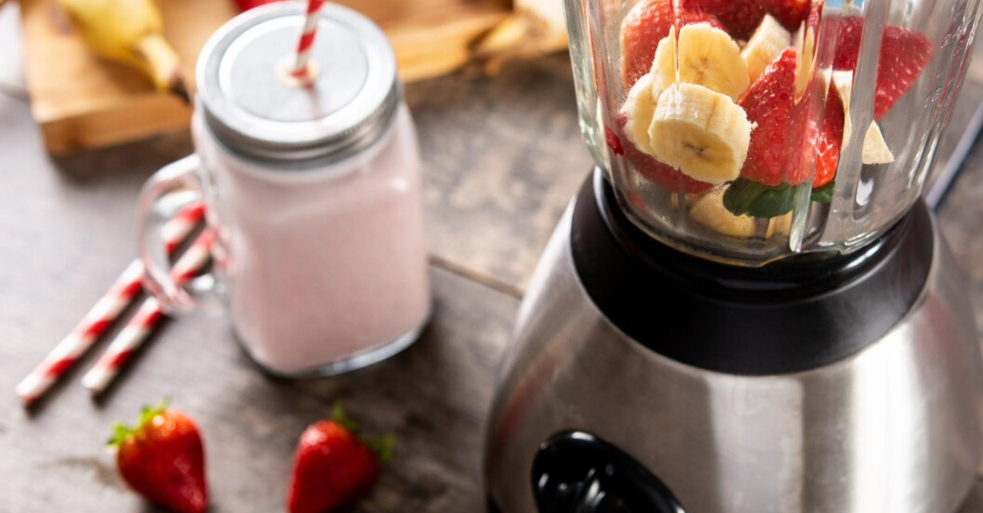 A simple method to clean even the dirtiest blender bowl: no dirt, no odor