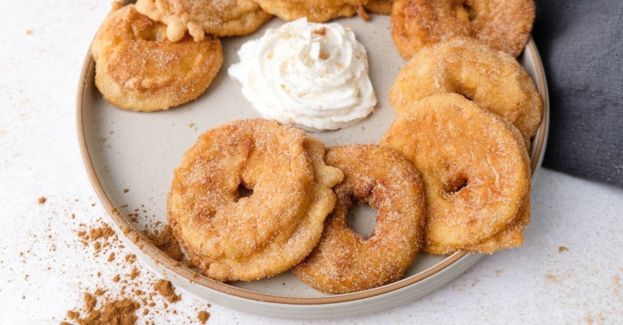 Lazy apple rings instead of pancakes: ready in minutes