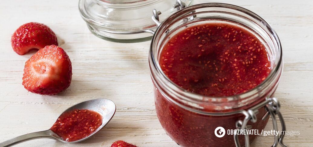 Strawberry and raspberry jam