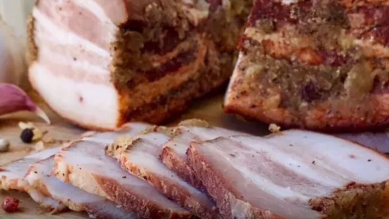 How to pickle lard in 5 minutes at home: the best method
