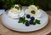 Pavlova cake without sugar