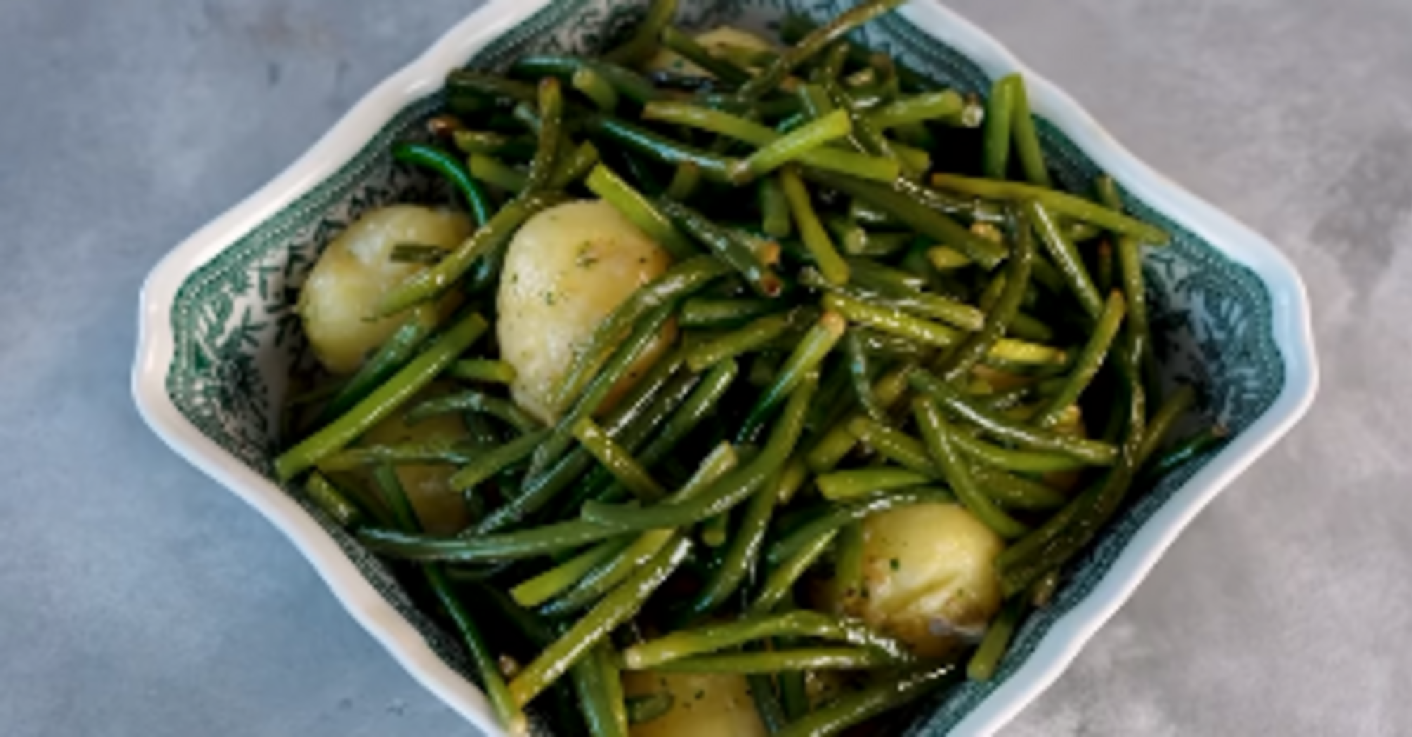 Garlic greens: how to prepare a gourmet dish with simple products