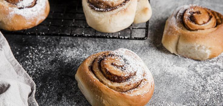 Buns with cottage cheese filling: how to quickly prepare a real treat