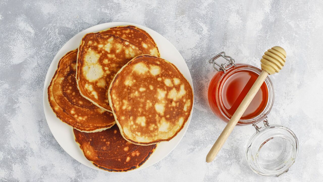 Yeast-free pancakes: puffy, tender and easy to prepare