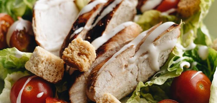 Caesar salad of budget seasonal products: how to prepare a popular dish