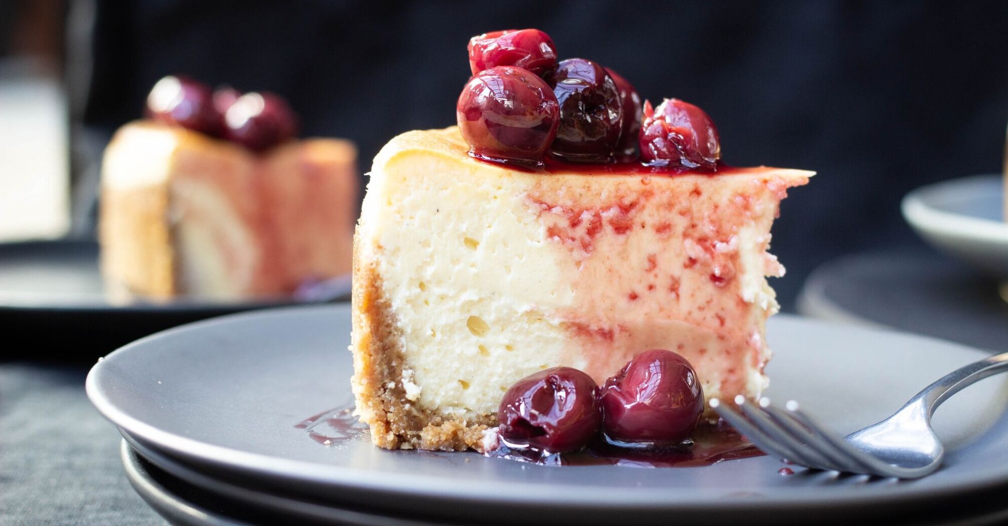 No flour needed: how to make a fluffy cottage cheese casserole with cherries