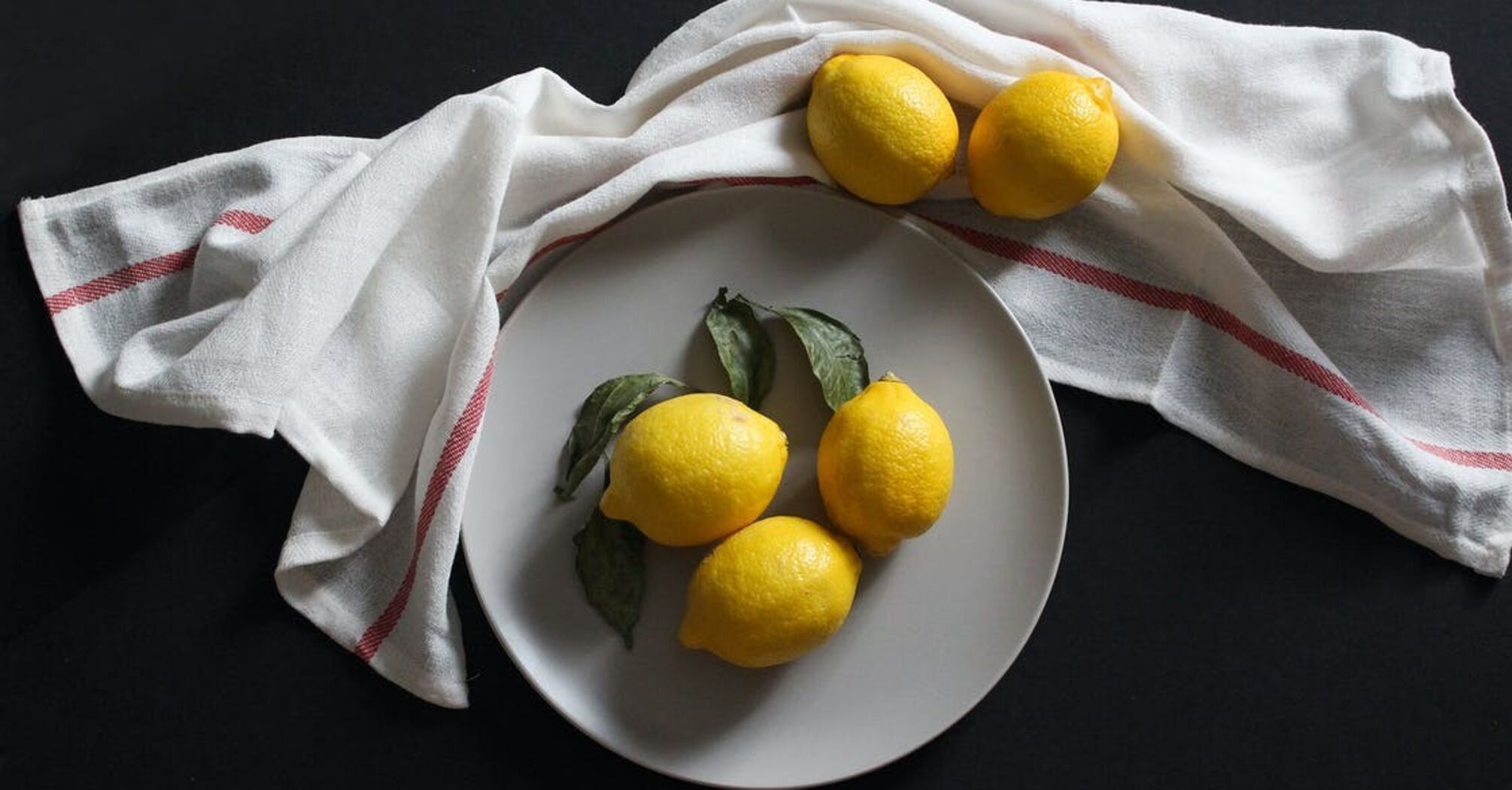 How to pickle lemons deliciously: an idea for an unusual Moroccan appetizer