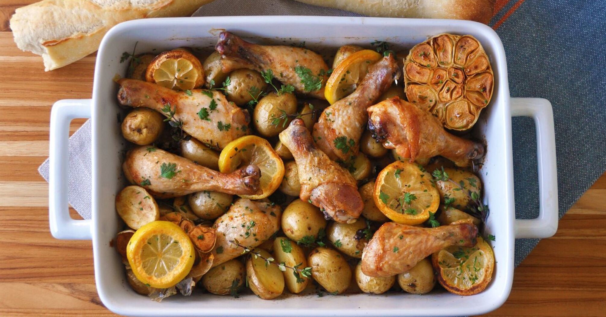 Baked chichen drumsticks with potatoes for a hearty lunch: be sure to add one simple ingredient