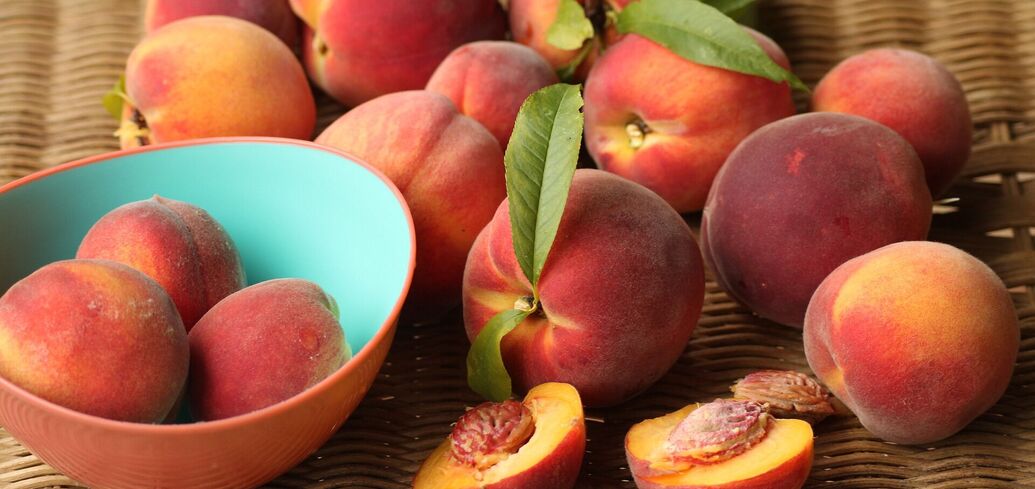 How to choose natural peaches