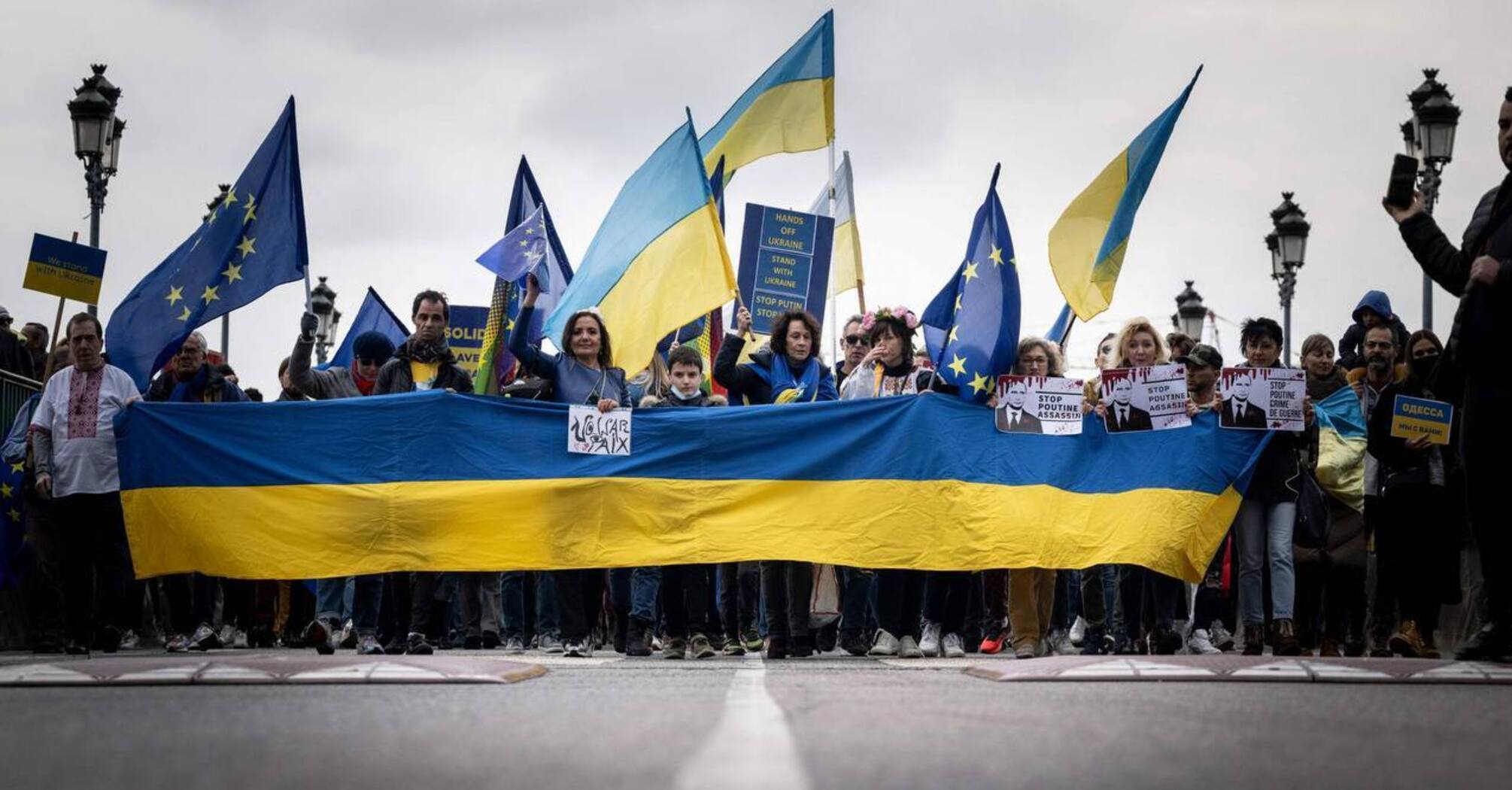 Negocjacje w sprawie przystąpienia Ukrainy do UE rozpoczęły się w Luksemburgu: Zełenski nazwał to historycznym dniem