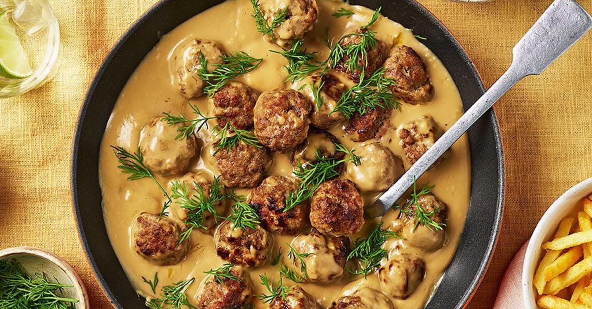 Potato dumplings with meatballs: you can use yesterday's mashed potatoes