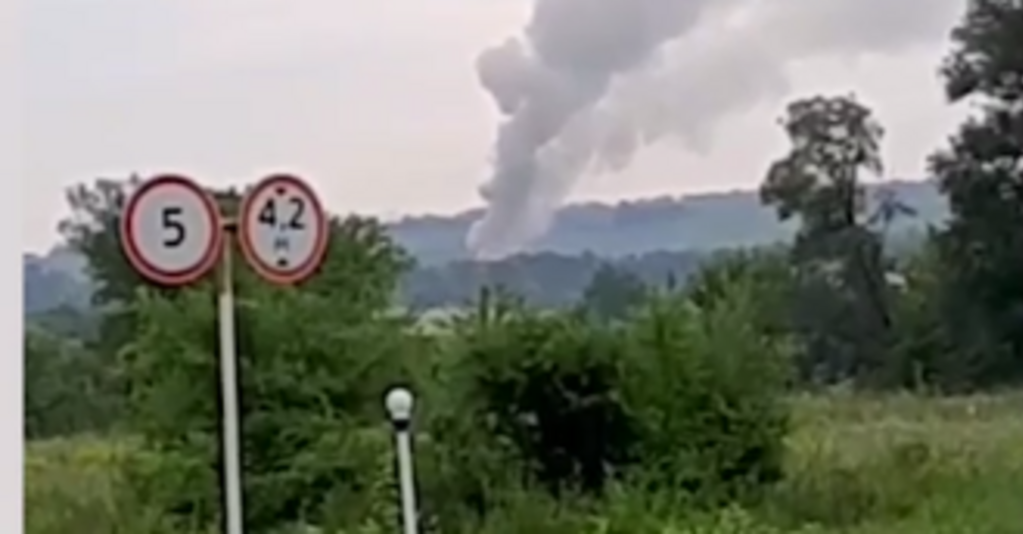 DIU hits occupants' BC field depot in Voronezh region: powerful fire with detonation breaks out. Video