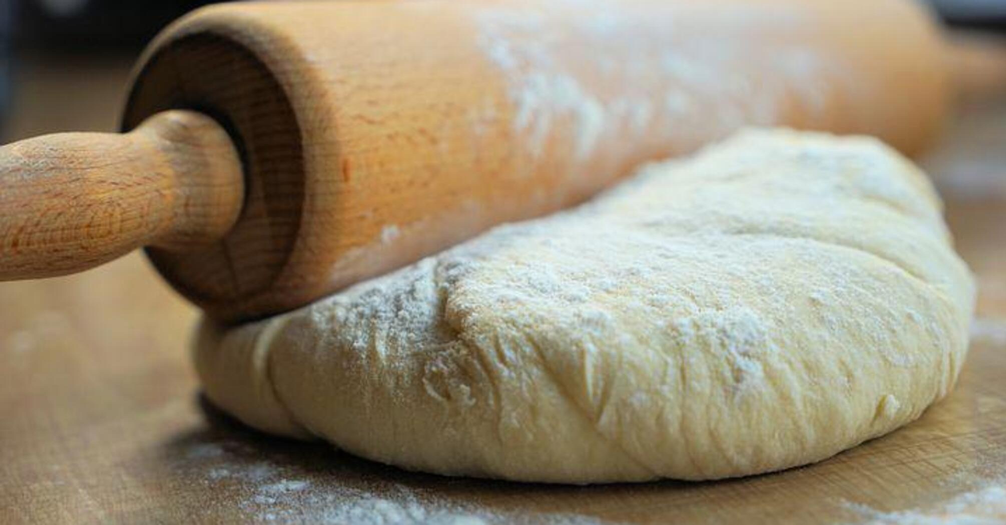 Famous Plăcintă with filling: recipe for the simplest dough on water