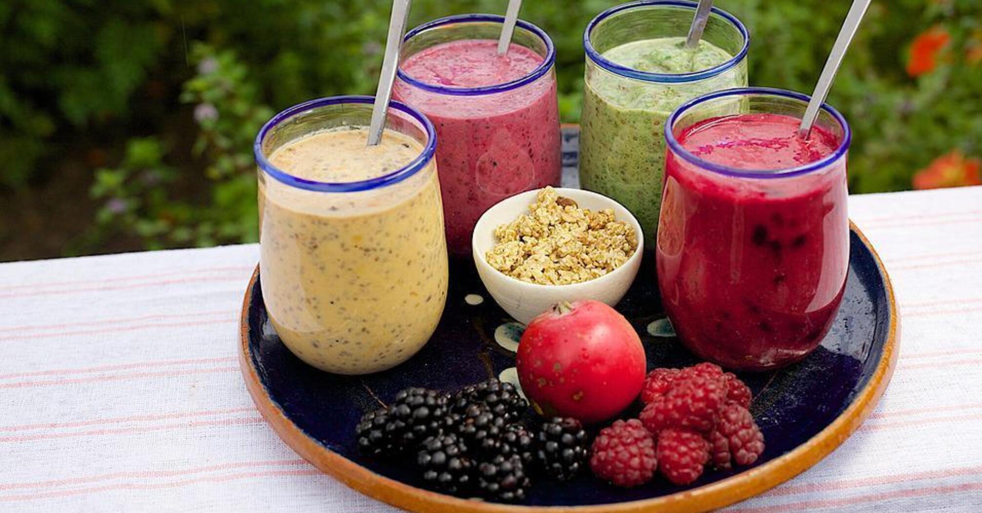 What to make a smoothie from to make it healthy: a vitamin drink idea