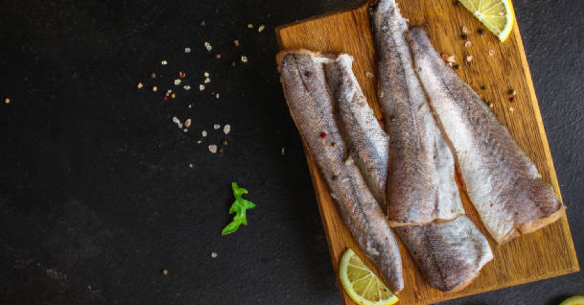 How to cook hake deliciously in the oven: an idea for a hearty lunch or dinner
