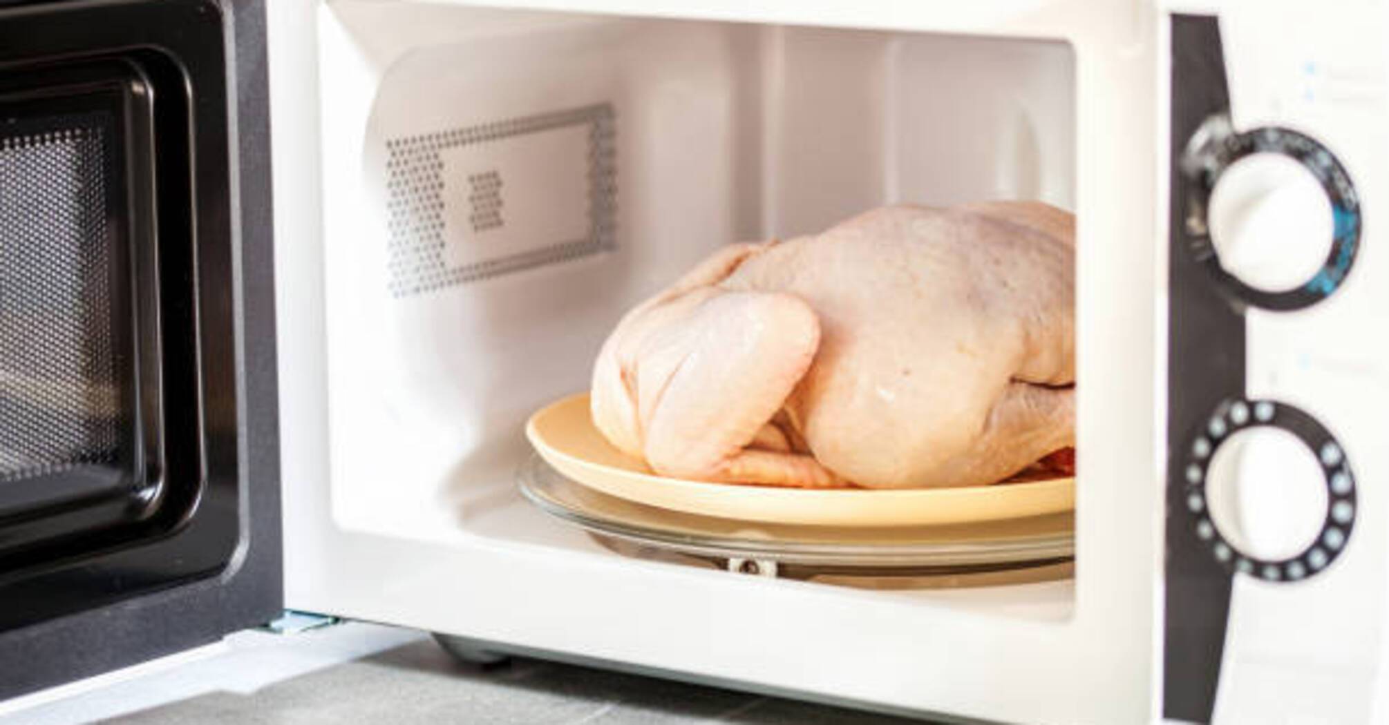 Foods that are strictly forbidden to heat in the microwave: top 4