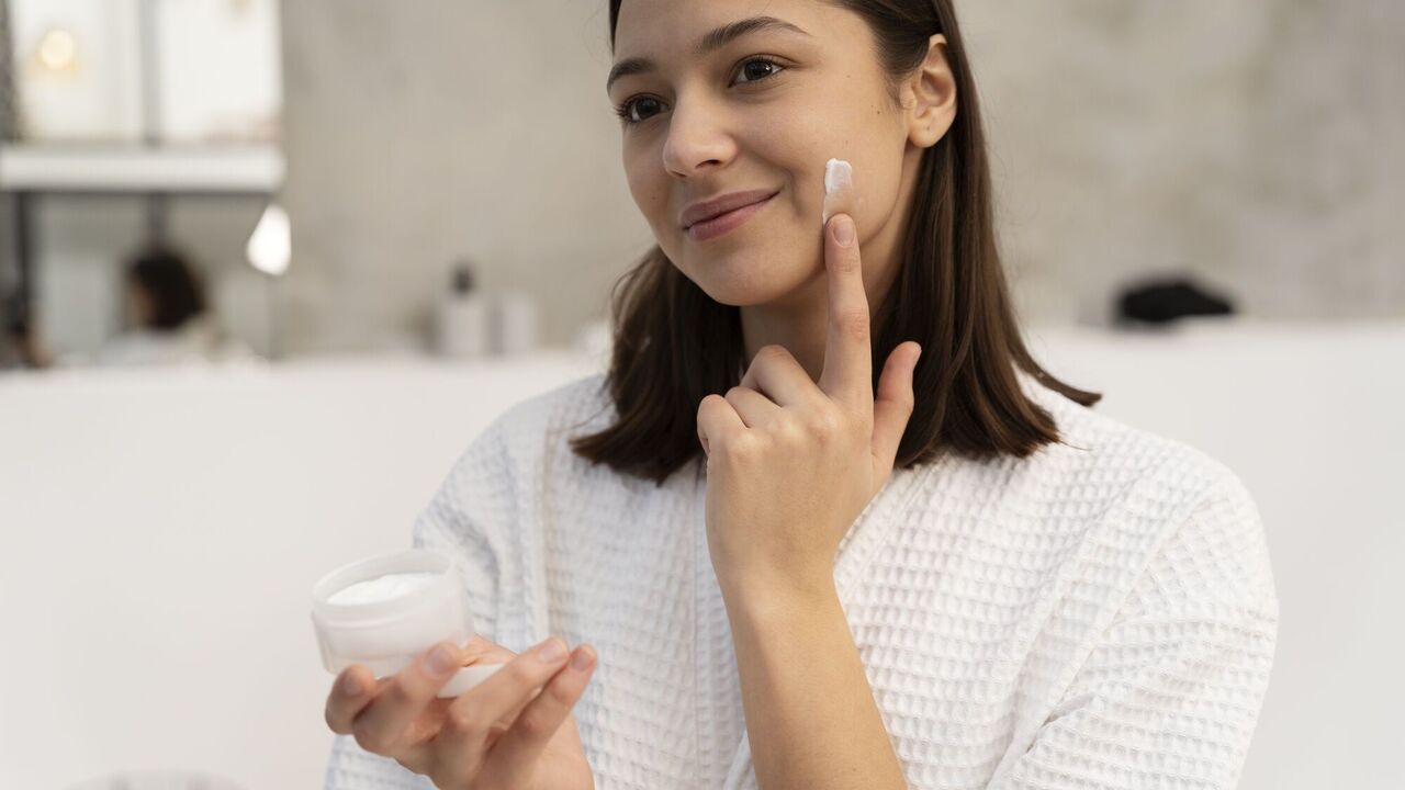 How much sunscreen to use on your skin: tips from a dermatologist
