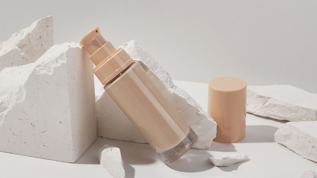 Mixing foundation and moisturizer: how to do it right and why you need it