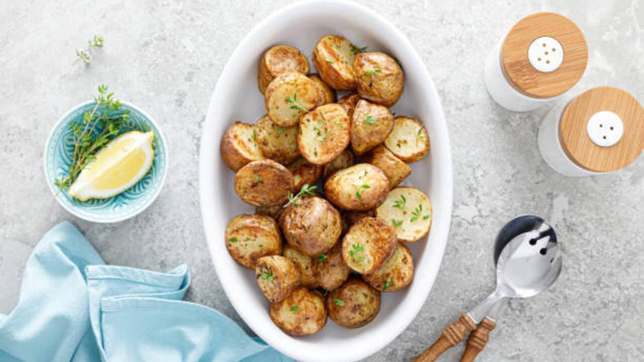 What to do before baking to make potatoes crispy: life hack