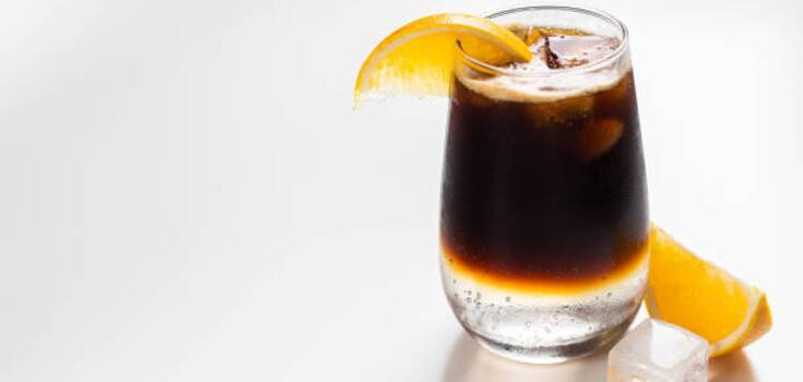 Espresso tonic with lemon: how to make a popular refreshing drink at home