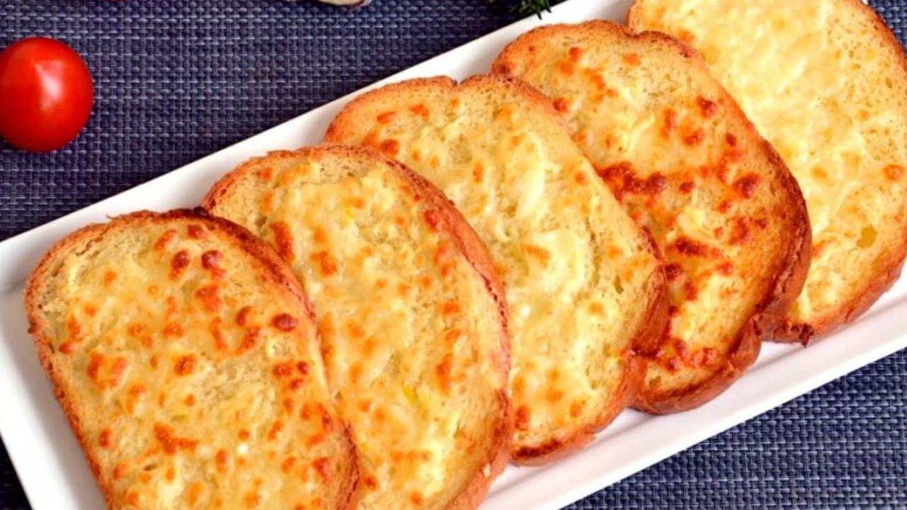 Taste of childhood: hearty croutons with cheese and sausage for a snack