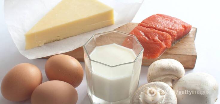Vitamin D deficiency can lead to osteoporosis