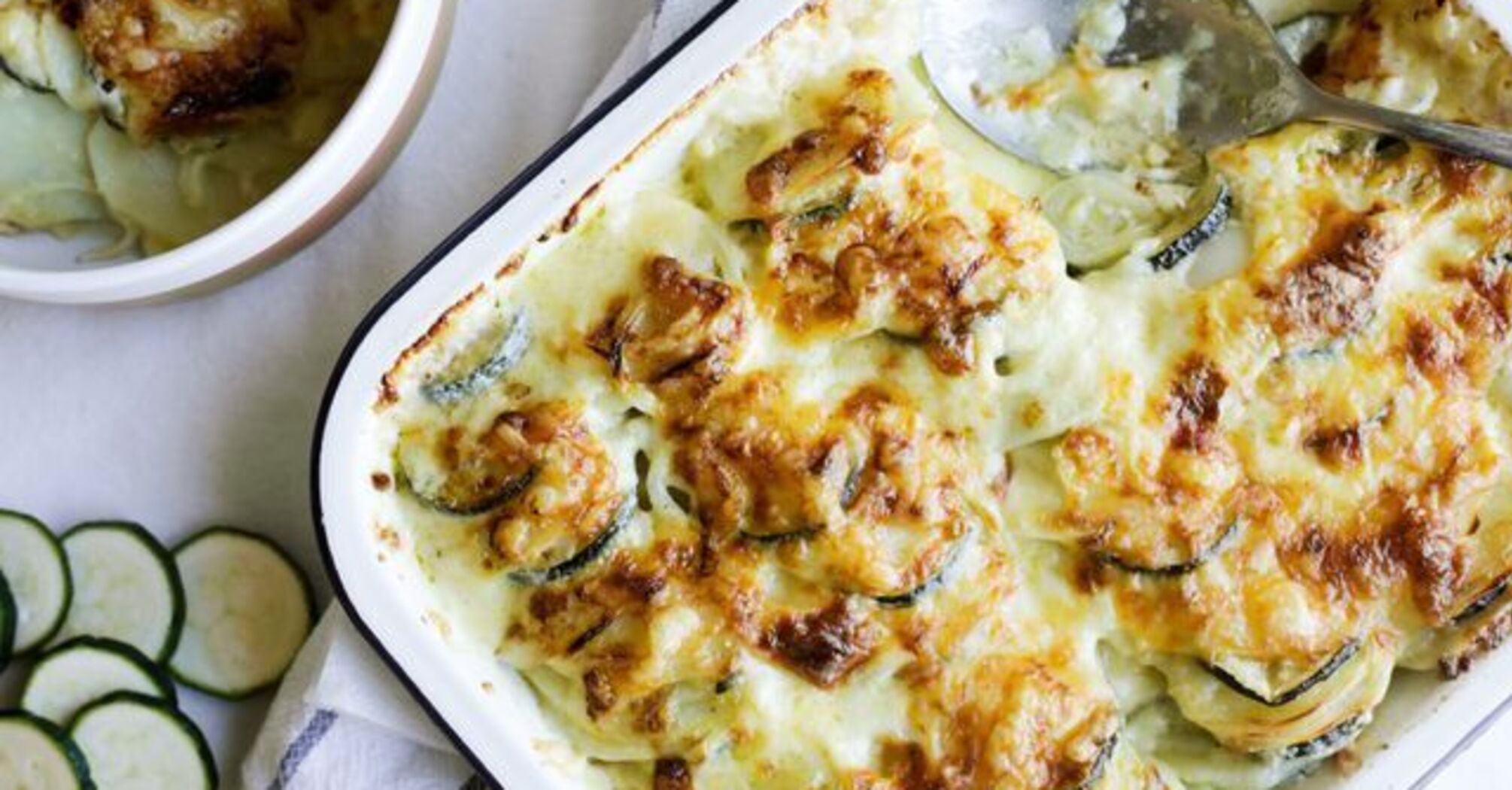 How to bake zucchini deliciously in the oven: just melt in your mouth