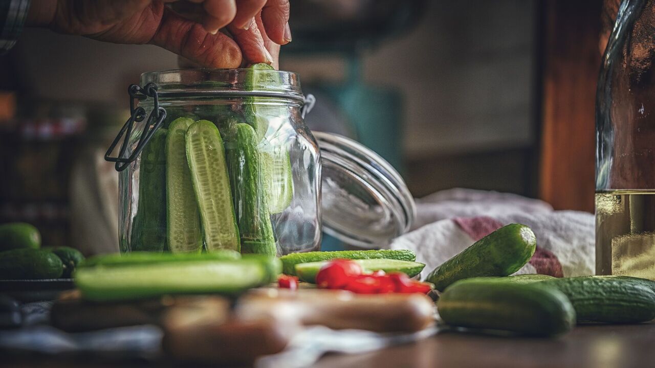 How to pickle cucumbers deliciously