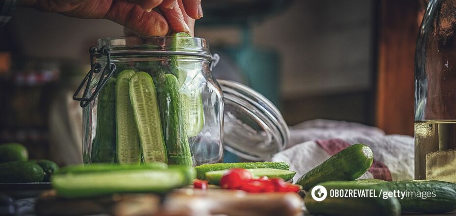 Jak pysznie kisić ogórki