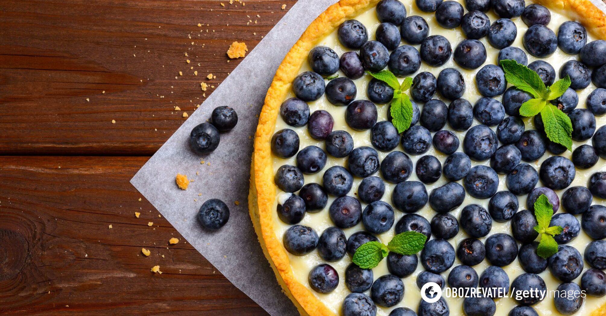 Blueberry pie with sour cream