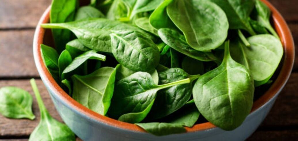 How to freeze sorrel for the winter properly: no need to chop it
