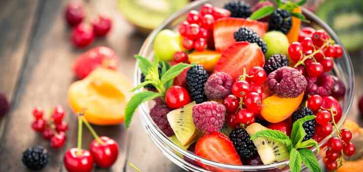 When to eat fruits and berries so as not to harm the body