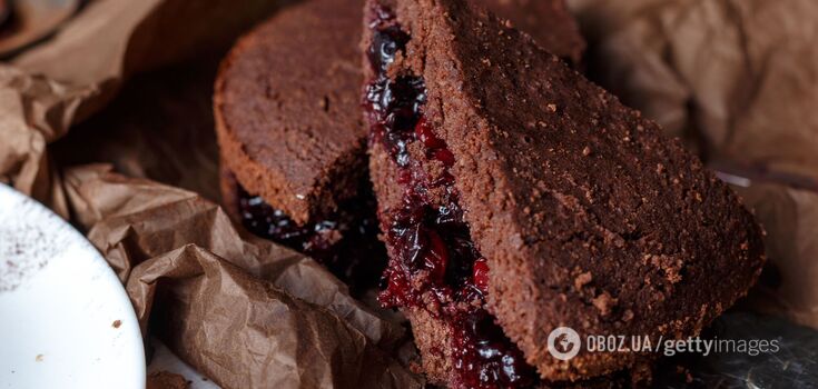 Chocolate cake with cherry filling